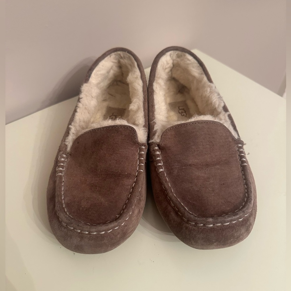 UGG Ansley Women’s Slippers, Sz 9